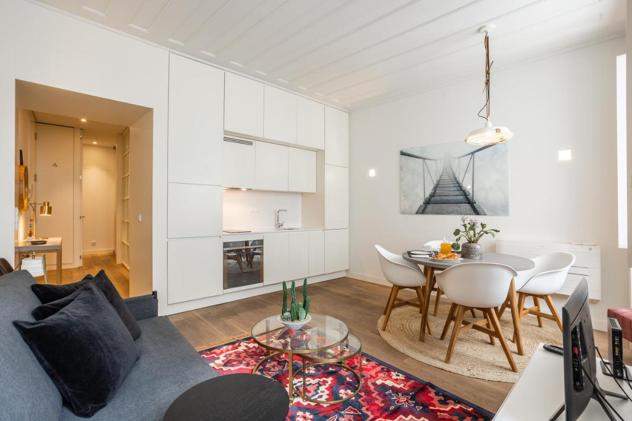 Chic Tailor Made Flat In Chiado Lägenhet Lisboa Exteriör bild